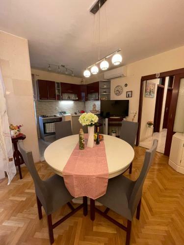 Mikella Apartment