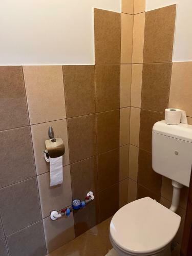 Brookforest Family Apartman