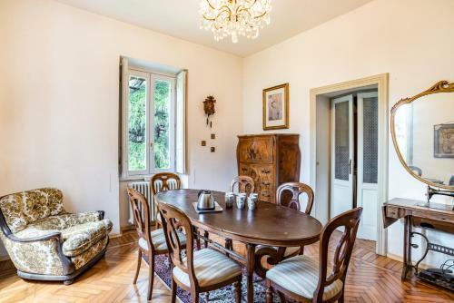 Apartamento Roomy '900 House Surrounded By Greenery With Parking!