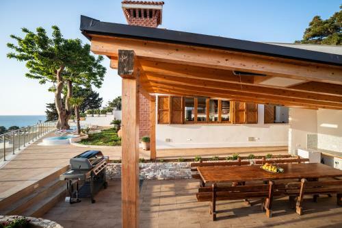 Villa Vista Mare Con Piscina Riscaldata A Trappeto