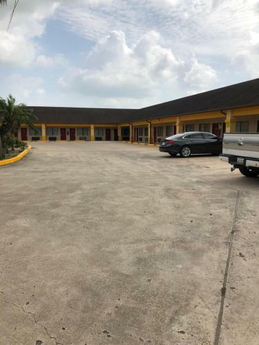 Motel Los Fresnos Inn And Suites
