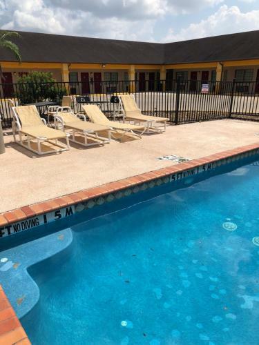 Motel Los Fresnos Inn And Suites