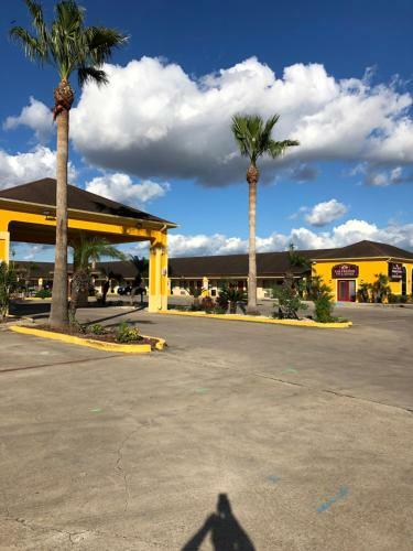 Motel Los Fresnos Inn And Suites