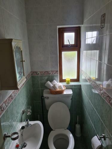 Connemara Stay With Nearby Beach & Amenities