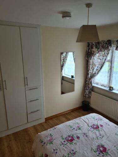 Connemara Stay With Nearby Beach & Amenities