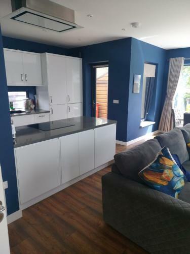 Modern, Detached House,close To Races & City Centre