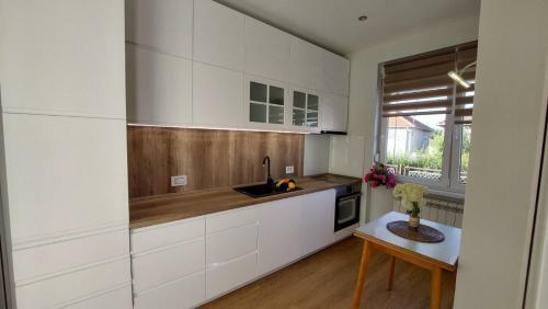Apartman - Kuca Inna