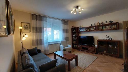 Apartman - Kuca Inna