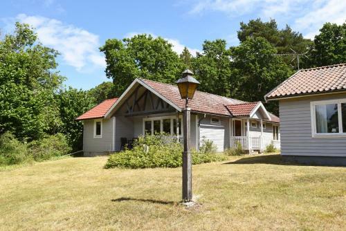 Nice Cottage On �land By The Sea