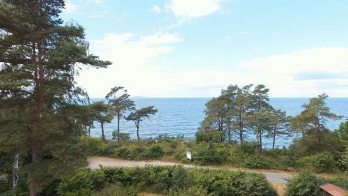 Nice Cottage On �land By The Sea