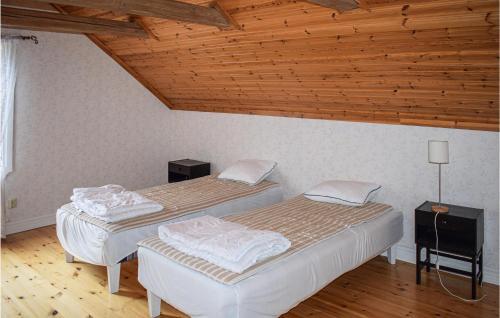 Awesome Home In Eksj� With Sauna, Wifi And 3 Bedrooms #332