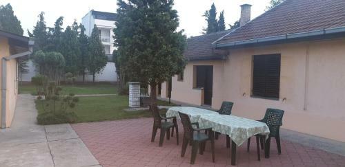 Exit Friendly House!