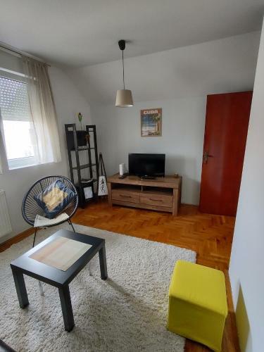 Freya Apartment