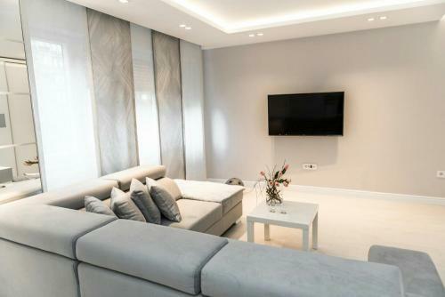 Lare Apartment