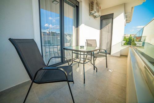 Zoe Apartment