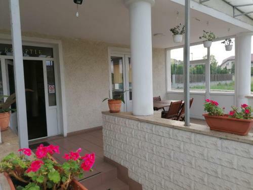 Hostal Pensiunea Cezara