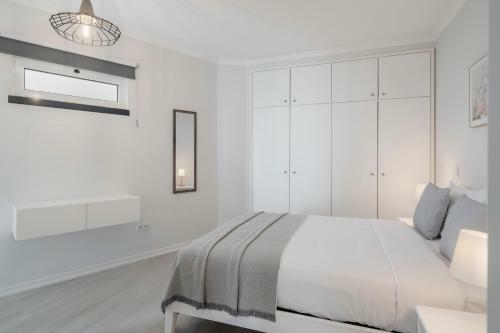 Intelsol Calheta Apartments By An Island Apart