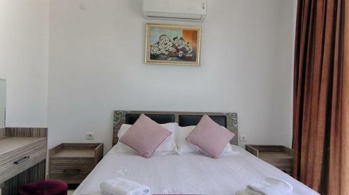 �l�deniz Ovac?k Ta M�stakil Havuzlu Villa
