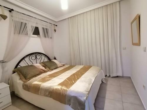 Denize S?f?r 3+1 Triplex Site ?�erisinde Havuzlu Villa