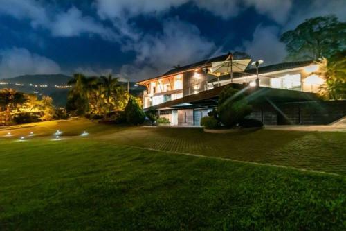 Luxury & Elegance Villa Exclusive In Medellin