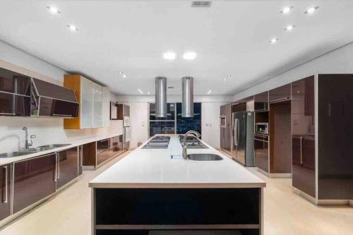 Luxury & Elegance Villa Exclusive In Medellin