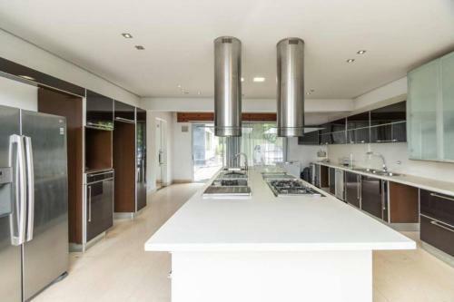 Luxury & Elegance Villa Exclusive In Medellin