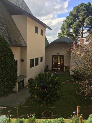 Lindo Chal� Com Vista Para Campos Do Jord�o