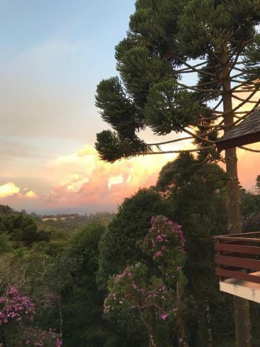 Lindo Chal� Com Vista Para Campos Do Jord�o