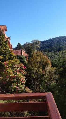 Lindo Chal� Com Vista Para Campos Do Jord�o