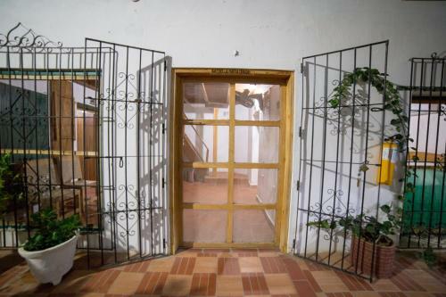 Hostal Casa Serrano - Callej�n de Don Blas Hab. Yaya