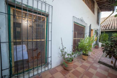 Hostal Casa Serrano - Callej�n de Don Blas Hab. Yaya