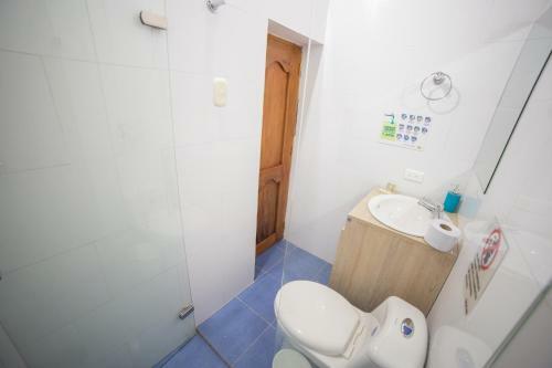 Hostal Casa Serrano - Callej�n de Don Blas Hab. Yaya