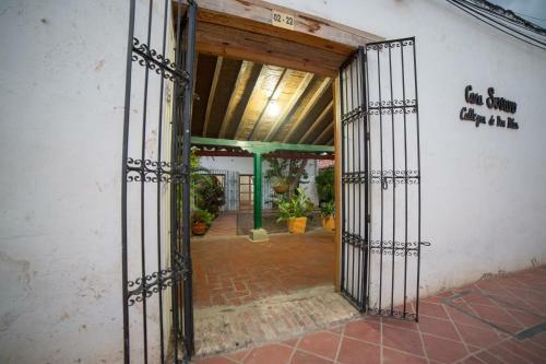 Hostal Casa Serrano - Callej�n de Don Blas Hab. Yaya