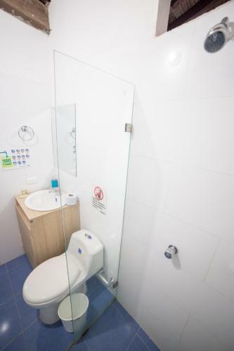 Hostal Casa Serrano - Callej�n de Don Blas Hab. Yaya