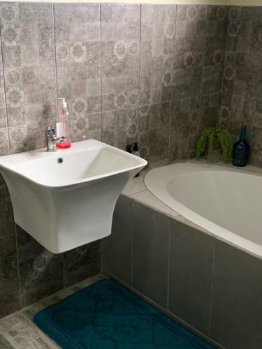Hostal Instincts