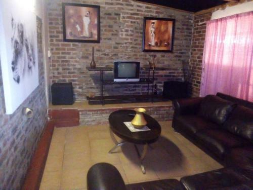 Hostal Khaya Langa Guest House & Contractors Accommodation