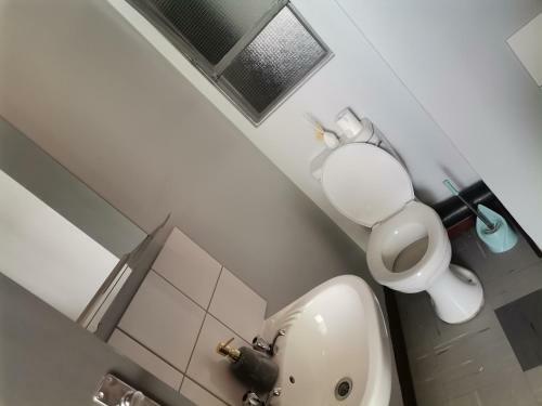 Lovely Bachelor Apartment With Free Outdoor Parking