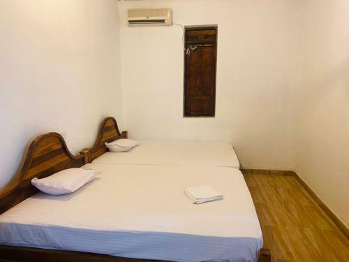 Arugambay Tourist Hotel