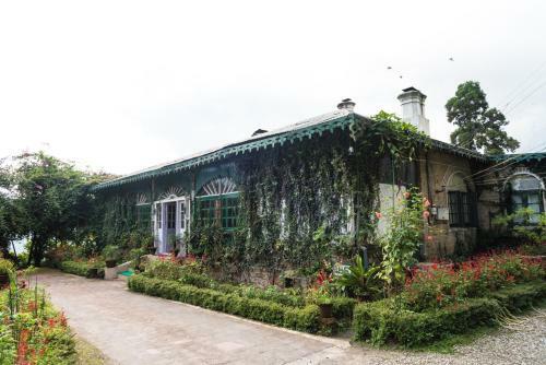 Hotel Singtom Tea Resort