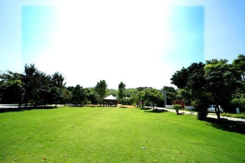 Hotel Anand Aamod Spa And Resort-riverside Resort