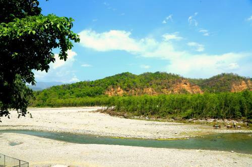 Hotel Anand Aamod Spa And Resort-riverside Resort