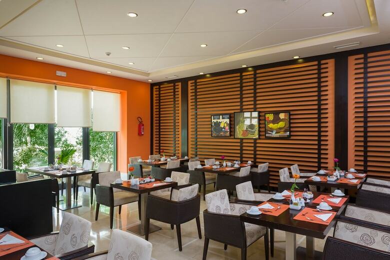 Le Corail Suites Hotel