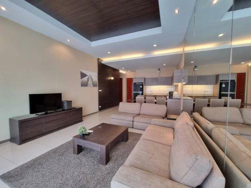 Oppa Pool Villas