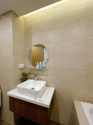 Apartamento C?n H? Studio Flc Sea Tower View Bi?n - Hung Tour