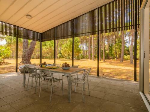 The Golden Hideaway - Matarangi Holiday Home