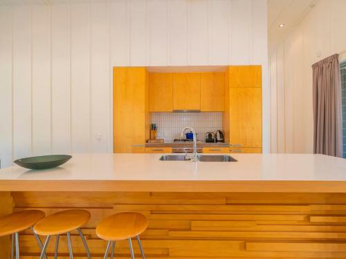 The Golden Hideaway - Matarangi Holiday Home