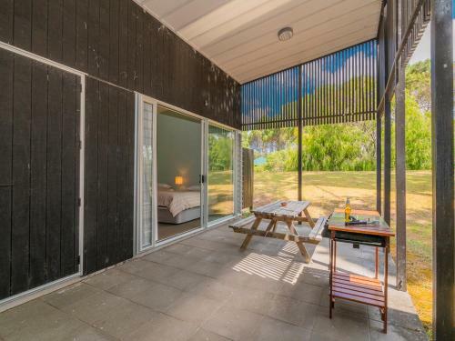 The Golden Hideaway - Matarangi Holiday Home