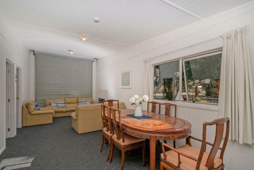 Rangimarie On Kenwood- Matarangi Holiday Home