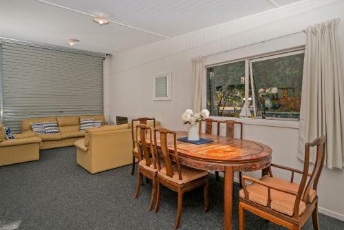Rangimarie On Kenwood- Matarangi Holiday Home