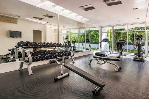 Apartamento Lux Condo. 2 Pools-gym-beach-5th Ave.parking
